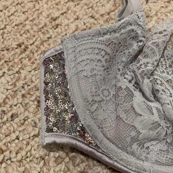 32D VS glitter bra - Picture 3 of 3